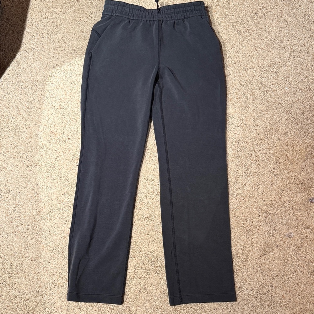 Lululemon Athletica Black Pants. Adjustable string.
